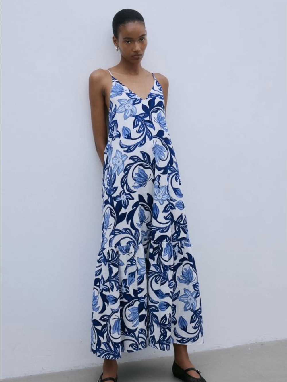 H&M Blue & White Floral A-Line V Neck Plunge Back Strappy Maxi Dress NWT